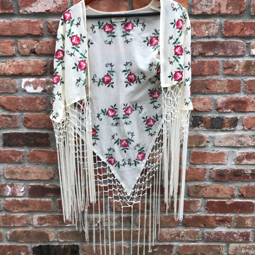 Embroidered fringe floral kimono style shall